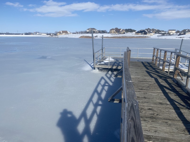 2021/02(February)/Snow-Storm-2-Texas/800x600_2021-02-15-Texas-Ice-Storm-35-Pond-Frozen.JPG