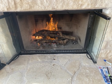 2021-02-15-Texas-Ice-Storm-07-fireplace.JPG