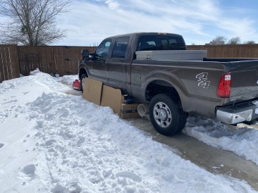 2021-02-16-Texas-Ice-Storm-04-warming-Bills-truck-to-thaw-the-diesel.JPG