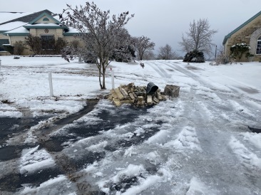 2021-02-17-Texas-Ice-Storm-13-broken-mailbox.JPG