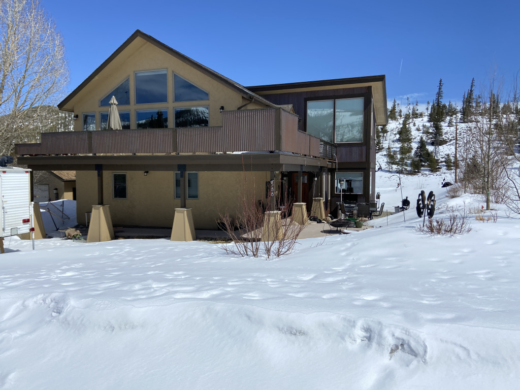 2021/03(March)/Colorado-Skiing-Maddox/1024x768_2021-03-28-Breckenridge-06-new-house.jpg