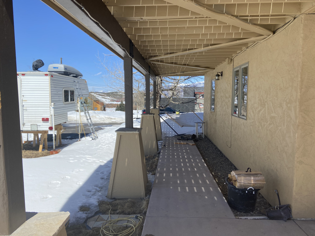 2021/03(March)/Colorado-Skiing-Maddox/1024x768_2021-03-29-Breckenridge-11-New-House.jpg
