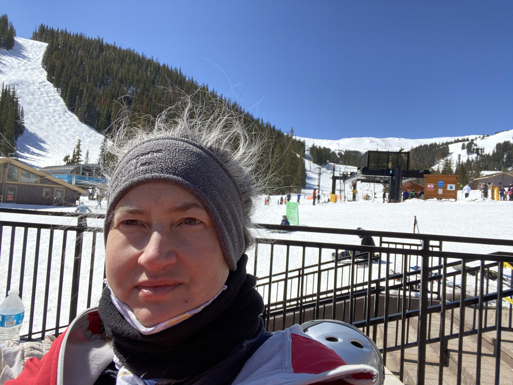 2021/03(March)/Colorado-Skiing-Maddox/1024x768_2021-04-01-Loveland-Skiing-07-Suzi.jpg