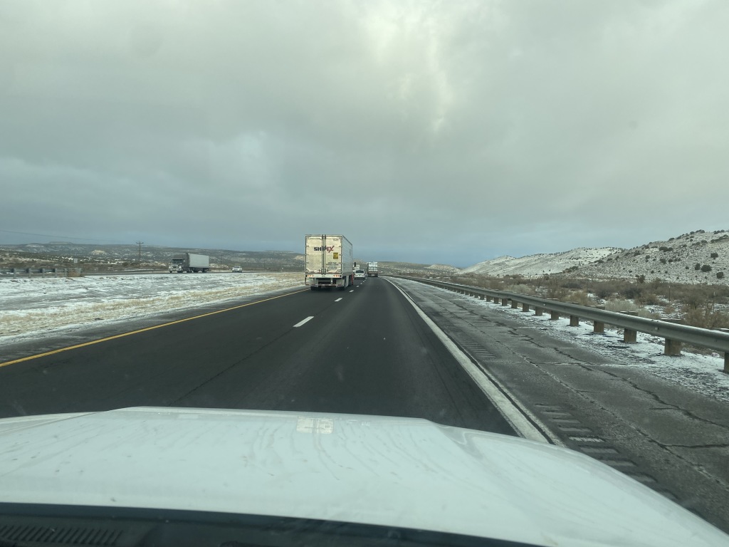 2021/03(March)/Grand-Canyon-Crew-8787/1024x768_2021-03-14-Grand-Canyon-01-snow.JPG