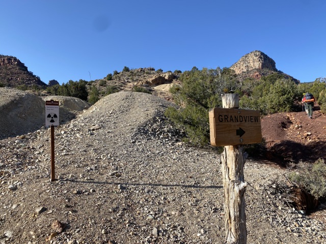2021-03-19-Grand-Canyon-15-Grandview-Radiation-sign.JPG