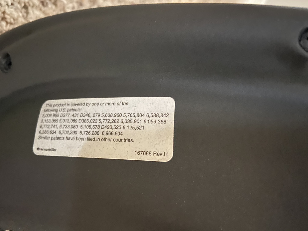 2021/04(April)/Misc/1024x768_2021-04-19-Herman-Miller-Chair-issues-Suzi-1.jpg