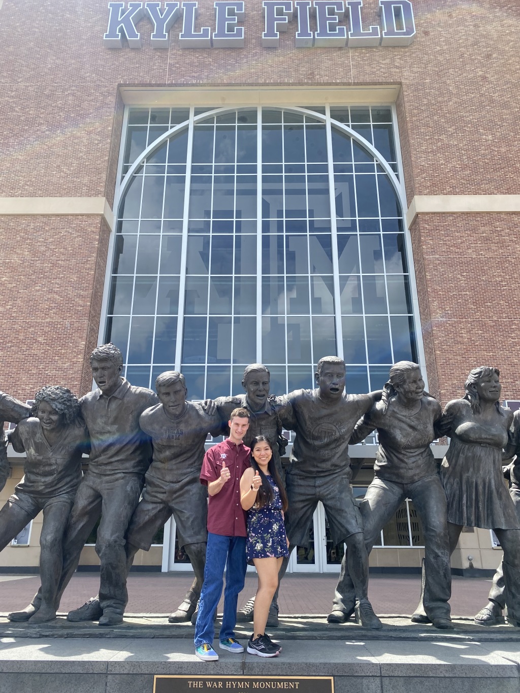 2021/04(April)/TAMU-Ring-Day/1024x768_2021-04-08-TAMU-Ring-Day-25-Chance-Cynthia.JPG