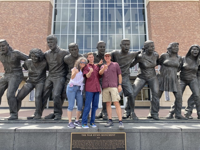 2021/04(April)/TAMU-Ring-Day/640x480_2021-04-08-TAMU-Ring-Day-32-Suzi-Chance-Travis.JPG