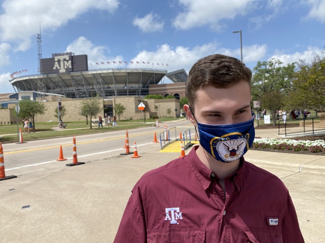2021/04(April)/TAMU-Ring-Day/640x480_2021-04-08-TAMU-Ring-Day-37-Chance.JPG