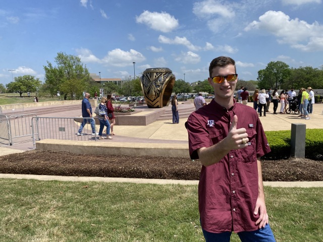 2021/04(April)/TAMU-Ring-Day/640x480_2021-04-08-TAMU-Ring-Day-61-Chance.JPG