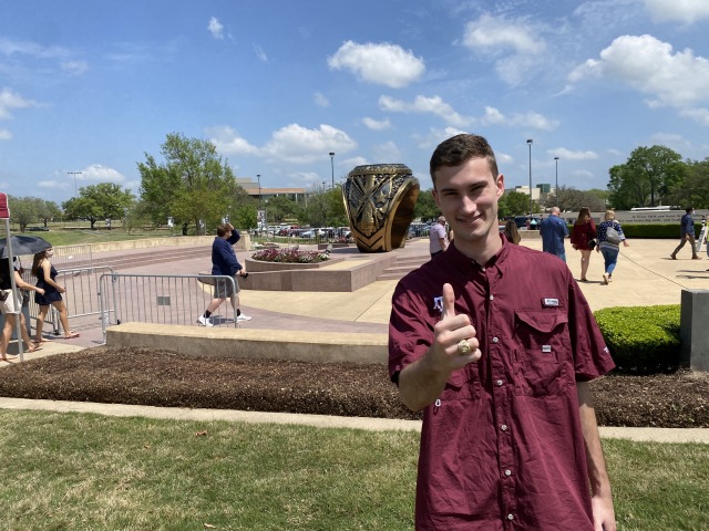 2021/04(April)/TAMU-Ring-Day/640x480_2021-04-08-TAMU-Ring-Day-66-Chance.JPG