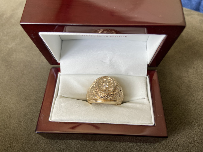 2021/04(April)/TAMU-Ring-Day/800x600_2021-04-08-TAMU-Ring-Day-05.jpg
