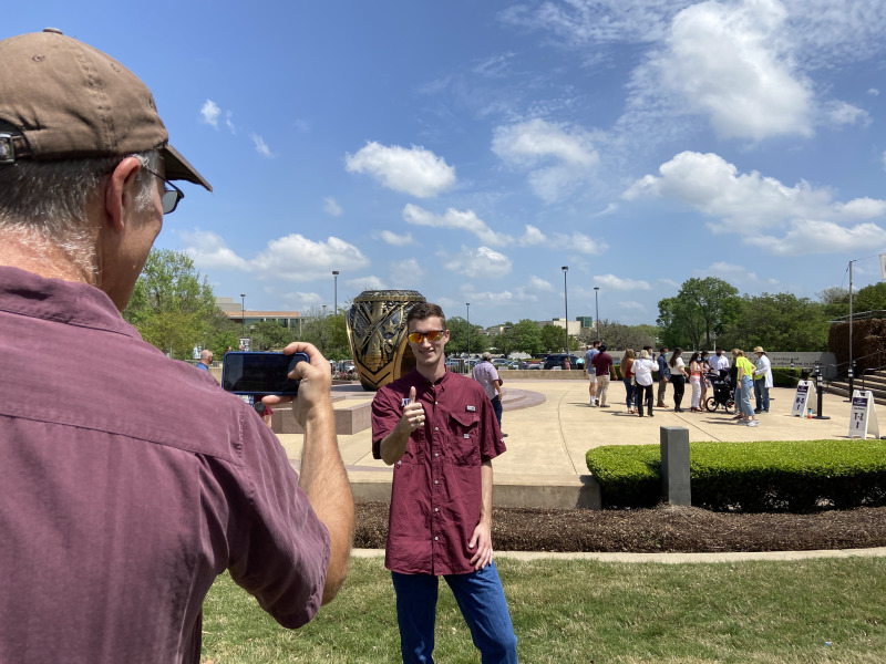 2021/04(April)/TAMU-Ring-Day/800x600_2021-04-08-TAMU-Ring-Day-60-Chance-Travis.jpg