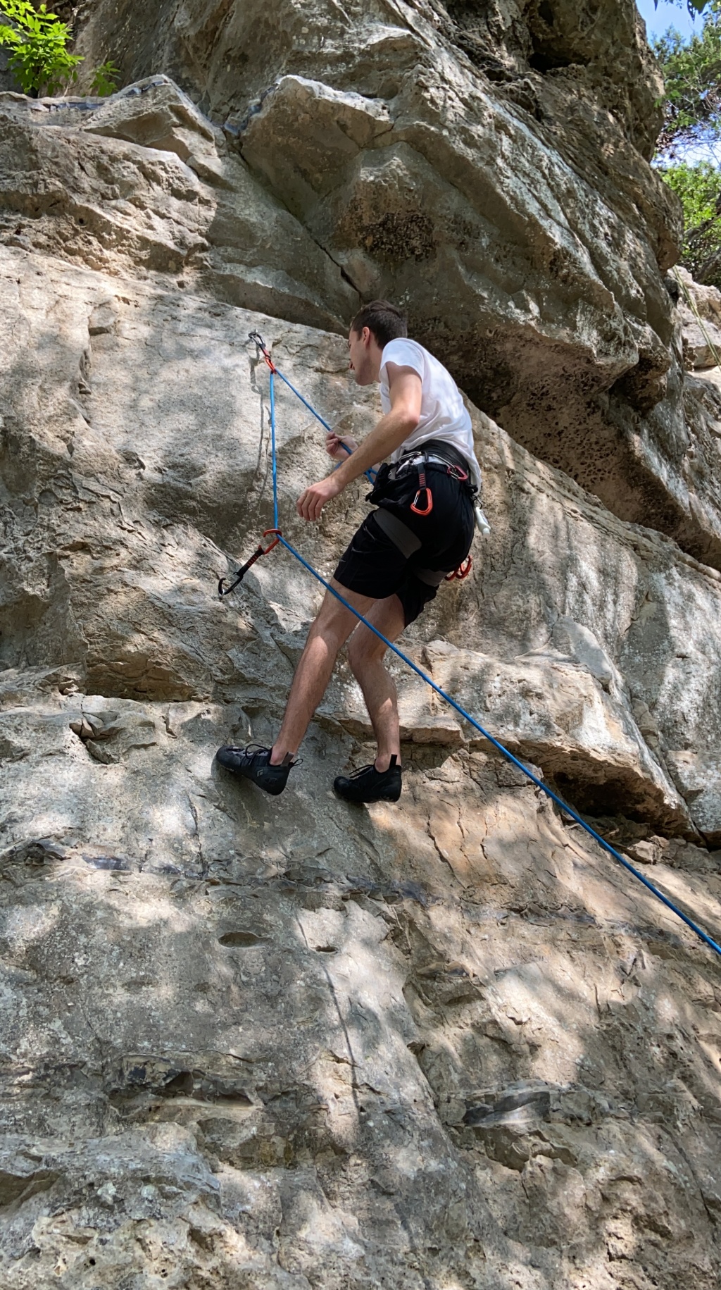 2021/05(May)/BartonCreekClimbing-Crew8787/1024x768_2021-05-09-Rock-Climbing-Gus-Fruh-Greenbelt-07-Chance.JPG
