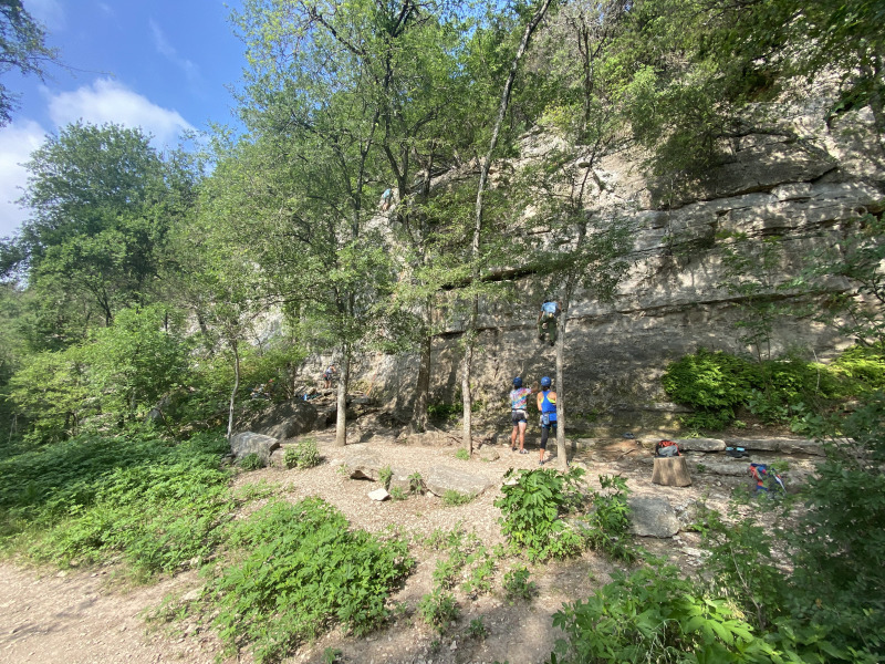 2021/05(May)/BartonCreekClimbing-Crew8787/2021-05-09-Rock-Climbing-Gus-Fruh-Greenbelt-03.jpg