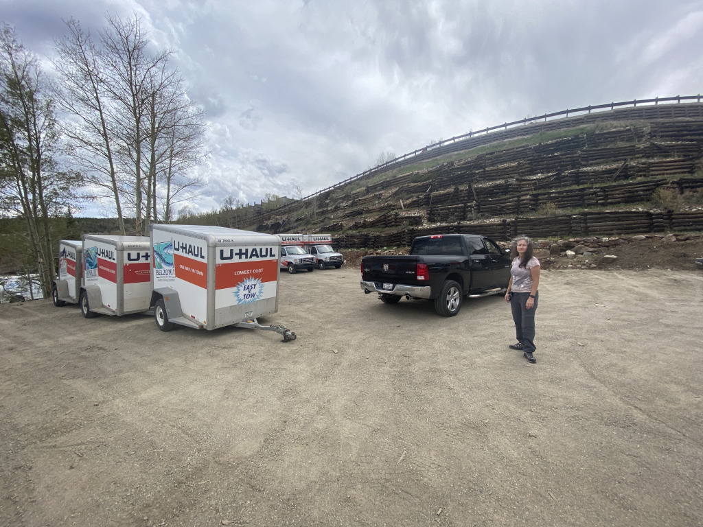 2021/06(June)/Breckenridge-Move/1024x768_2021-05-29-Move-06-returning-Uhaul-Suzi.jpg