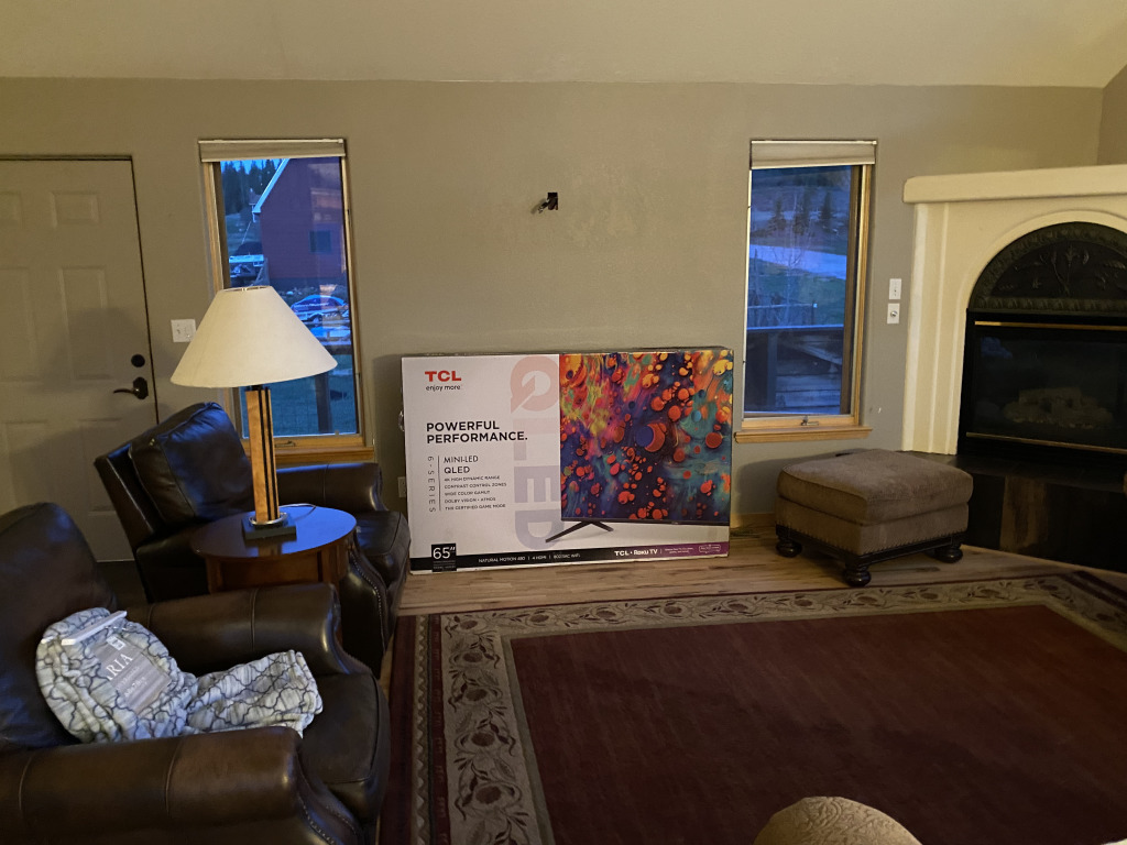 2021-05-31-Move-17-TV-before-mounting.jpg