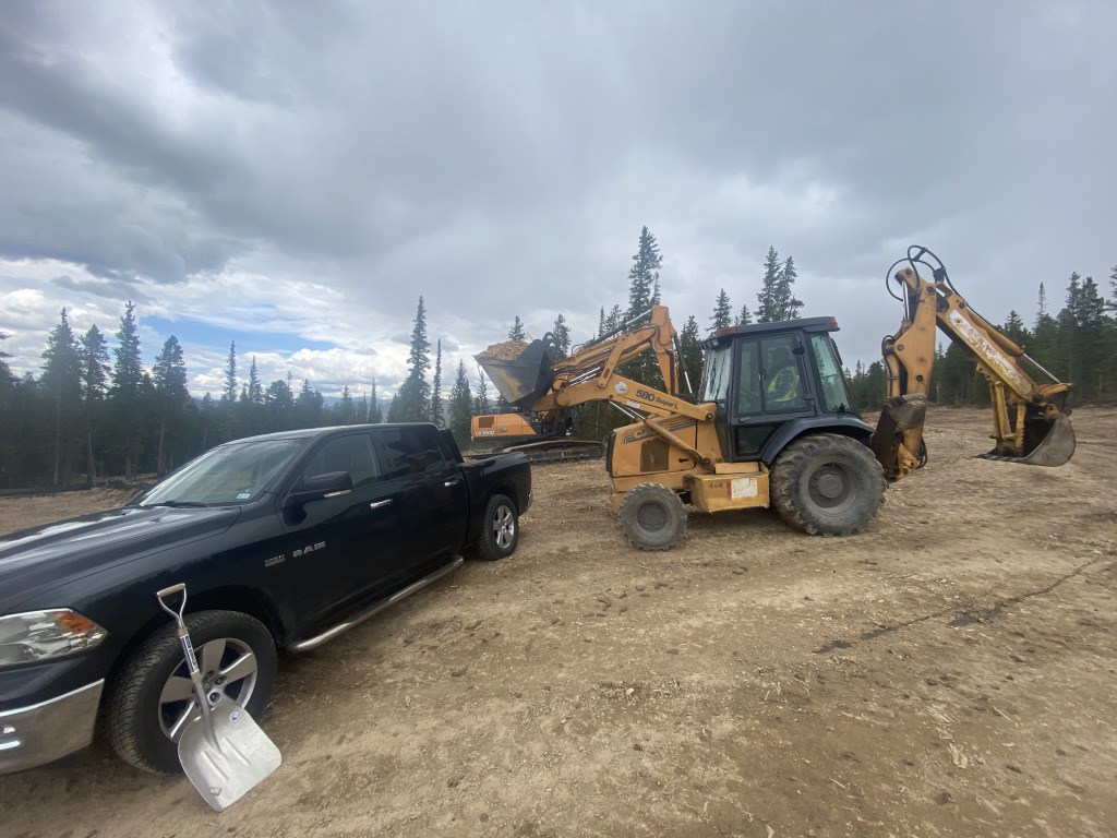 2021/06(June)/Breckenridge-Move/1024x768_2021-06-30-Move-2-Mulch.jpg