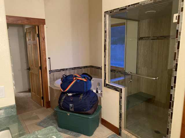 2021-05-31-Move-18-luggage.jpg