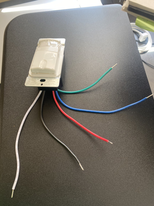 2021/06(June)/Breckenridge-Move/640x480_2021-09-08-Move-4-Attempted-3way-switch-in-laundry-room-failed.jpg