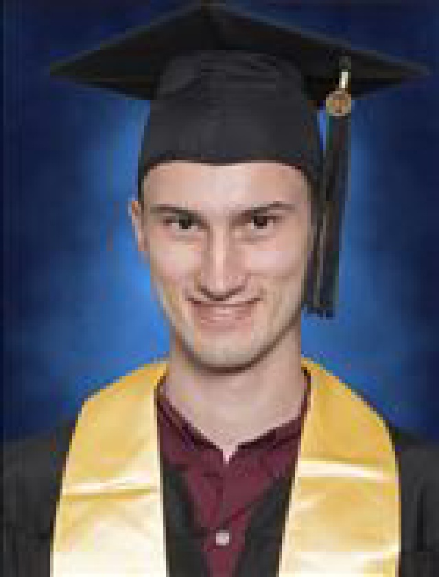 2021/06(June)/Chance-Professional-Graduation-thumbnails/640x480_2001-06-21-Chance-Graduation-Professional-04.jpg