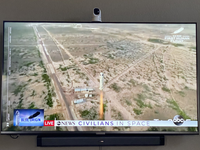 2021/07(July)/Blue-Origin-First-Human-Flight/640x480_2021-07-20-Blue-Origin-First-Human-Flight-watched-live-5.jpg