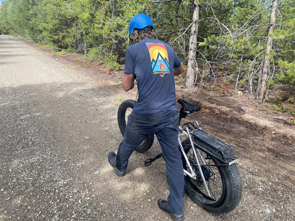 2021-07-01-Colorado-2-Justin-Flat-tire-on-RadRover.jpg