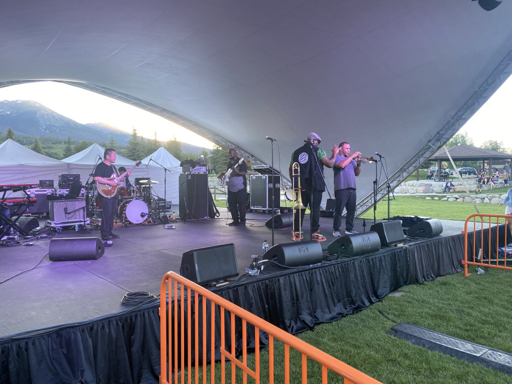 2021/07(July)/Breckenridge/1024x768_2021-07-02-Colorado-09-Rainbow-Park-Concert.jpg