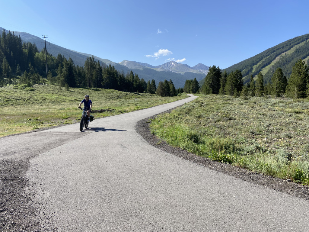 2021-07-18-Colorado-03-Biking-Vail-Pass-Ren.jpg