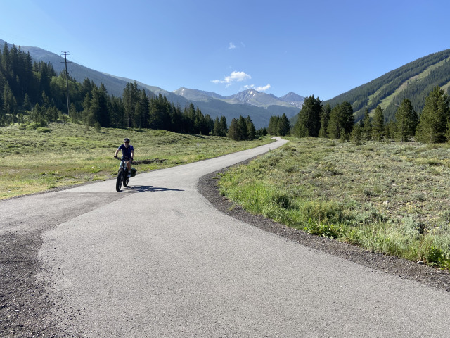 2021-07-18-Colorado-03-Biking-Vail-Pass-Ren.jpg