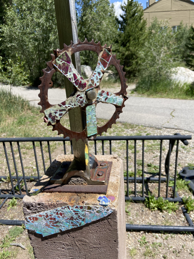 2021-07-18-Colorado-09-Biking-Vail-Pass-bike-art.jpg