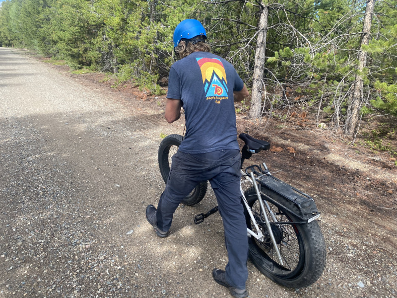 2021-07-01-Colorado-2-Justin-Flat-tire-on-RadRover.jpg