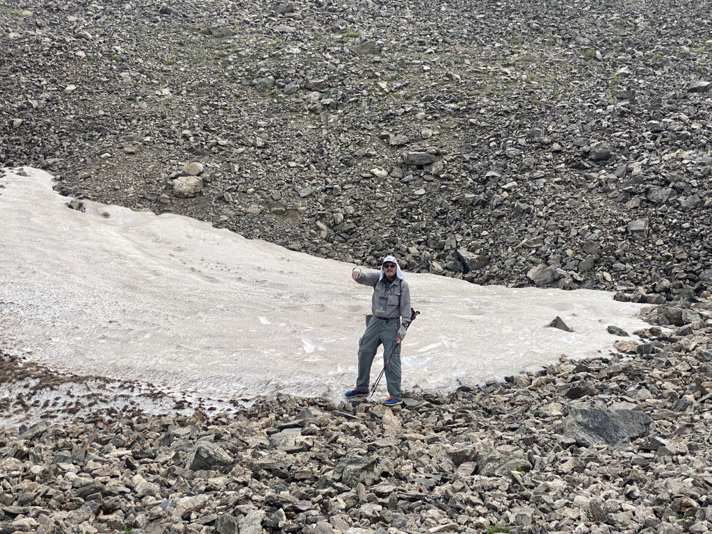 2021/07(July)/Colorado-Trail-with-Carl/1024x768_2021-07-25-Colorado-Trail-12-Segment7-Carl-throwing-snowball.jpg