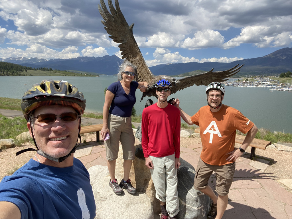 2021/07(July)/Steve-Stan-visit/1024x768_2021-07-04-Colorado-05-Travis-Suzi-Stan-Steve.jpg