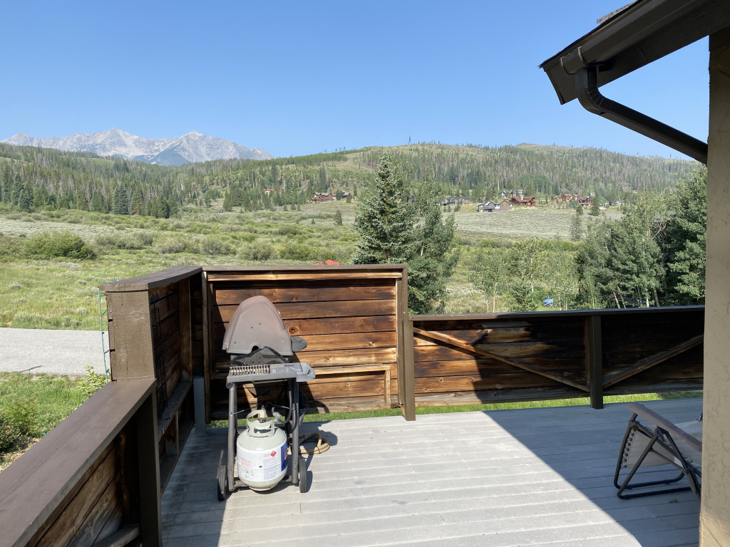 2021/08(August)/Breckenridge-House-Show-Pics/1024x768_2021-08-11-588-LakeView-Circle-West-08-Deck.jpg