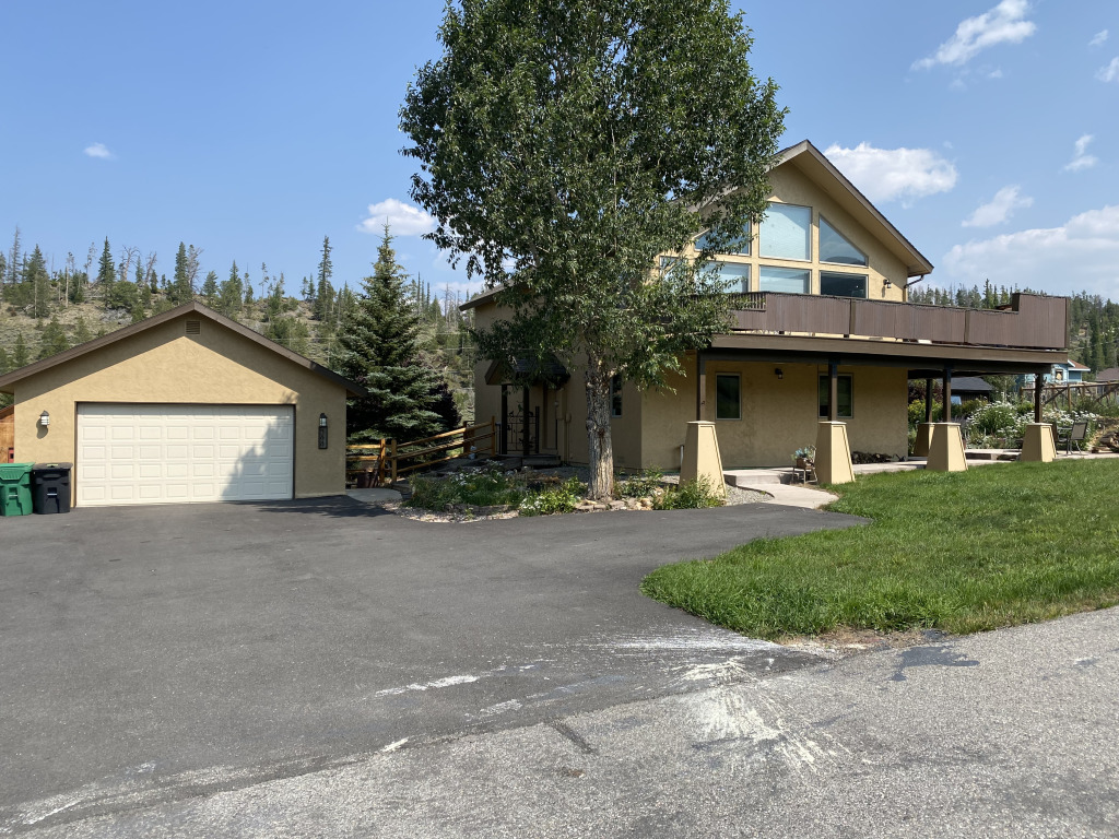 2021/08(August)/Breckenridge-House-Show-Pics/1024x768_2021-08-11-588-LakeView-Circle-West-28-Outside.jpg