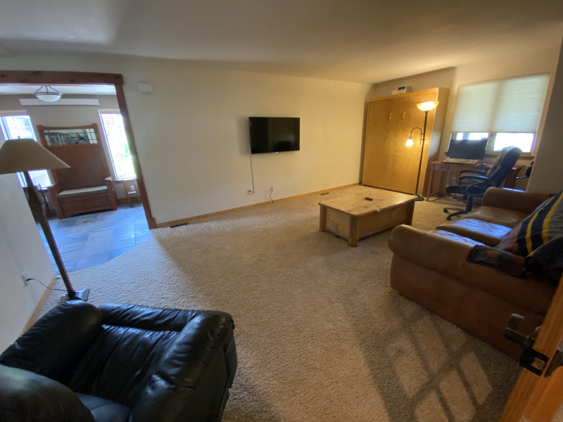 2021-08-11-588-LakeView-Circle-West-20-Downstairs-LivingRoom.jpg