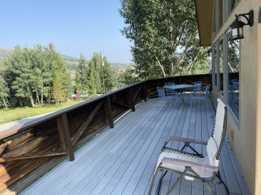 2021-08-11-588-LakeView-Circle-West-09-Deck.jpg