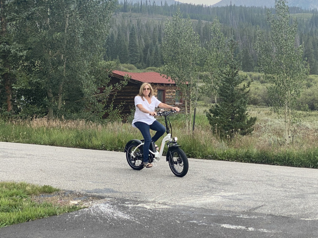 2021-08-17-Colorado-06-Travis-assembled-this-bike-for-neighbor.jpg