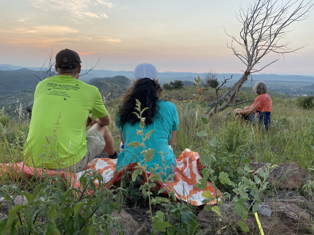 2021/08(August)/Davis-Mountains-Fitness-Camp/1024x768_2021-08-07-DMFC-05-Sunrise-Travis-Suzi.jpg