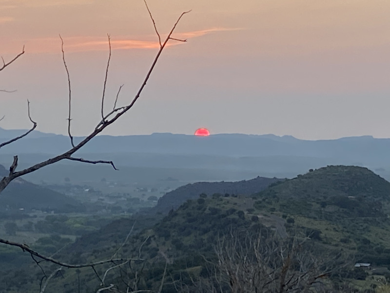2021/08(August)/Davis-Mountains-Fitness-Camp/800x600_2021-08-07-DMFC-08-Sunrise.jpg
