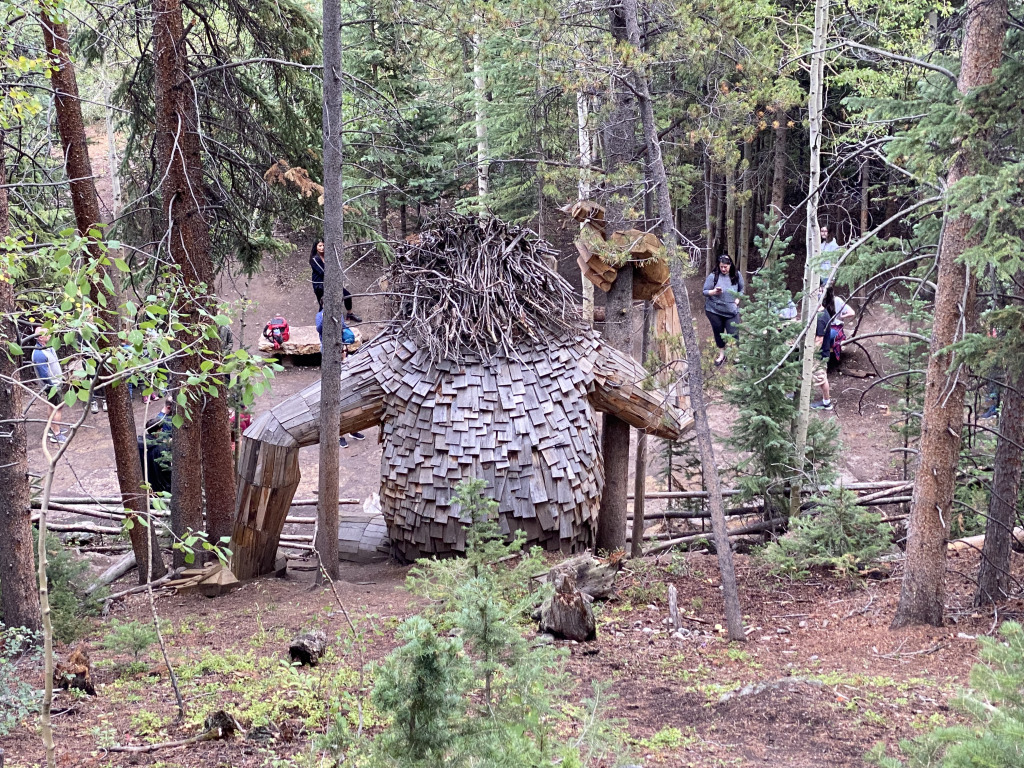 2021/09(September)/Breckenridge/2021-09-04-Colorado-01-IsakHeartstone-back.jpg