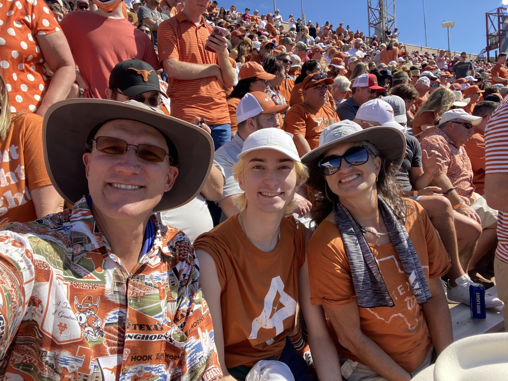 2021-10-09-UT-Football-09-Travis-Dax-Suzi.jpg