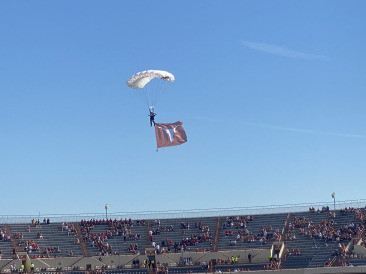 2021-09-25-UT-Football-09-parachuter.jpg