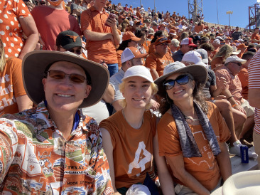2021-10-09-UT-Football-09-Travis-Dax-Suzi.jpg