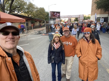 2021-11-26-UT-Football-01-Travis-Mariana-Greg-Suzi.JPG