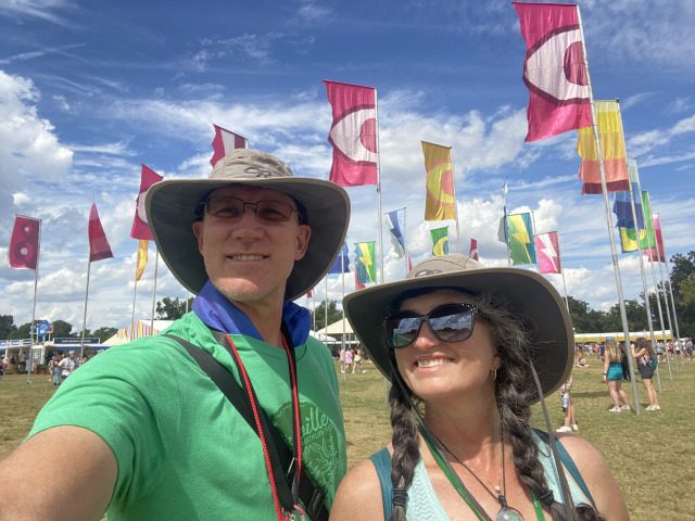 2021/10(October)/ACLFest/640x480_2021-10-03-ACLFest-02-Travis-Suzi.jpg
