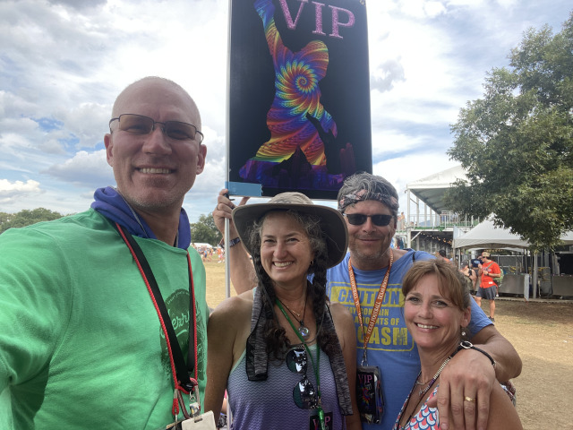 2021-10-03-ACLFest-04-Travis-Suzi-Russ-Josie-GOOD.jpg