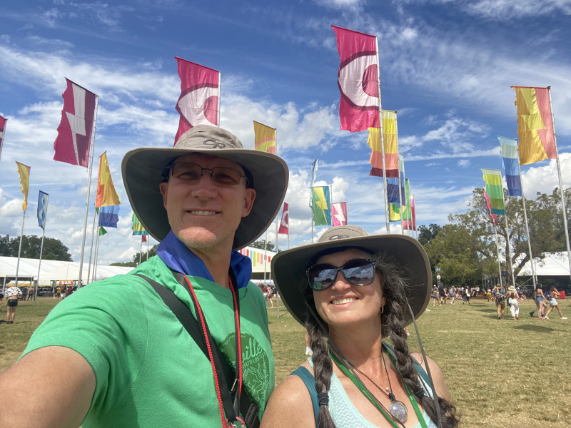 2021/10(October)/ACLFest/800x600_2021-10-03-ACLFest-01-Travis-Suzi.jpg