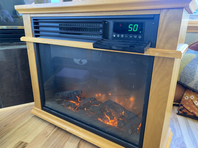 2021-10-30-Colorado-7-Fake-Fireplace.jpg